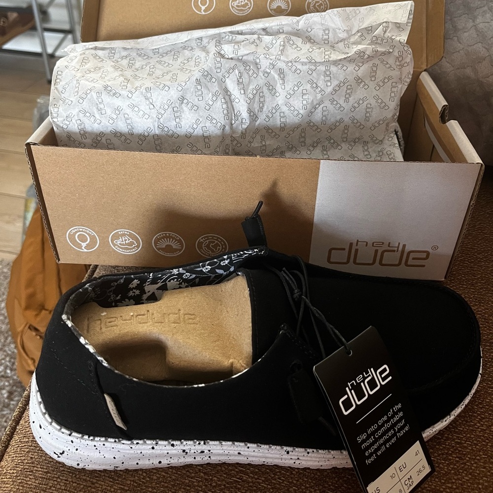 NWT black wendy hey dudes
